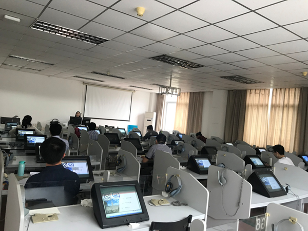 9 吴雅琦老师为太阳集团tyc151cc（武汉）公派出国教师开展国别培训_副本.png